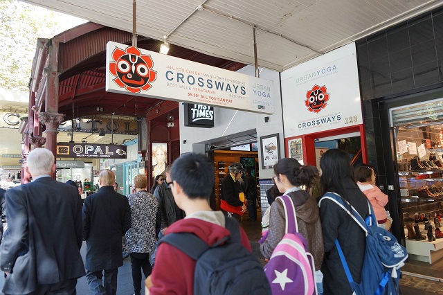 Crossways as a Melbourne gathering place, 1990–2005
